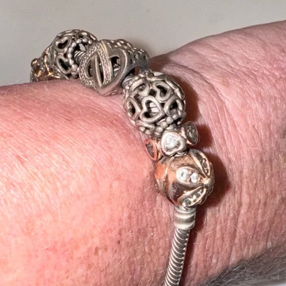 PANDORA 7.1 inch 2 tone silver heart clasp charm bracelet - Picture 8 of 11